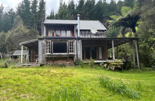 Saint Omer House | Four Fathom Bay Retreat