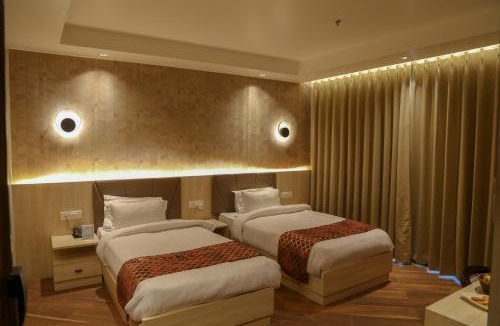 Mahmoorganj Hotel | Four Leaf Hotel Arjuna Manor, Varanasi