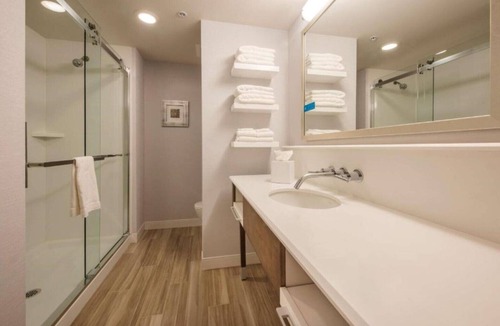 Northwest Bellevue House | FOUR MILES TO MICROSOFT HQ IN REDMOND