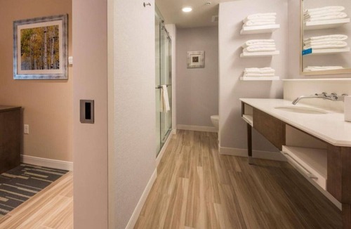 Northwest Bellevue House | FOUR MILES TO MICROSOFT HQ IN REDMOND