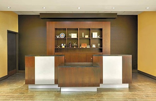 Brown Deer Hotel | Four Points by Sheraton Milwaukee North Shore