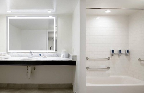 Mount Prospect Hotel | Four Points by Sheraton Mt Prospect O'Hare