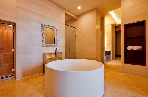 Zhongshan District Hotel | Four Points By Sheraton Liupanshui