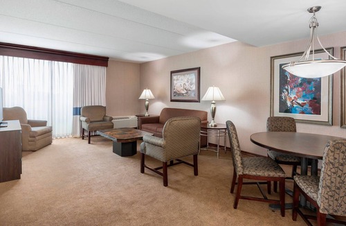 Schiller Park Hotel | Four Points by Sheraton Chicago O'Hare Airport