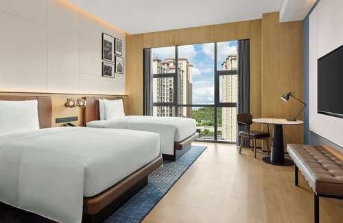 Huaxi Hotel | Four Points by Sheraton Guiyang Shilihetan