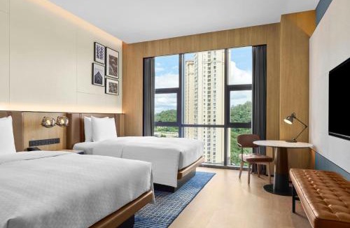 Huaxi Hotel | Four Points by Sheraton Guiyang Shilihetan