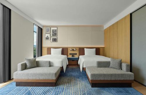 Huaxi Hotel | Four Points by Sheraton Guiyang Shilihetan