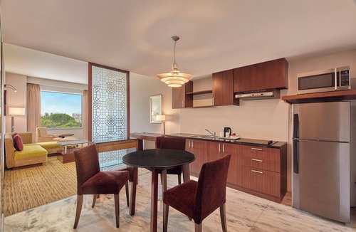 Clover Park Hotel | Four Points by Sheraton Hotel & Serviced Apartments, Pune