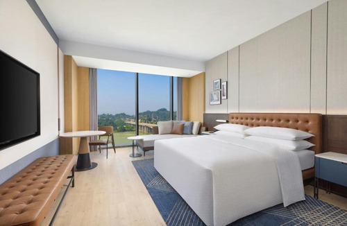 Wutongqiao District Hotel | Four Points by Sheraton Leshan