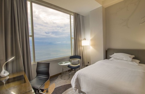 Manado City Centre Hotel | Four Points by Sheraton Manado