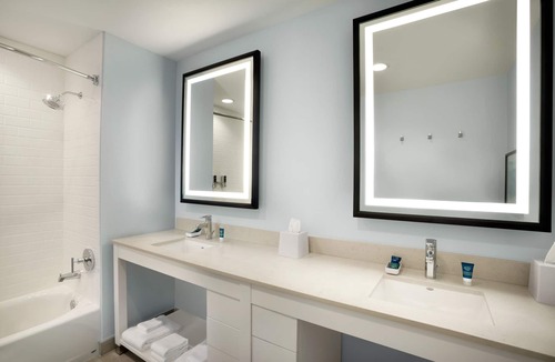 Ludlam Hotel | Four Points by Sheraton Miami Airport