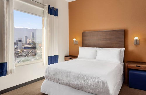 Monterrey Hotel | Four Points by Sheraton Galerias Monterrey