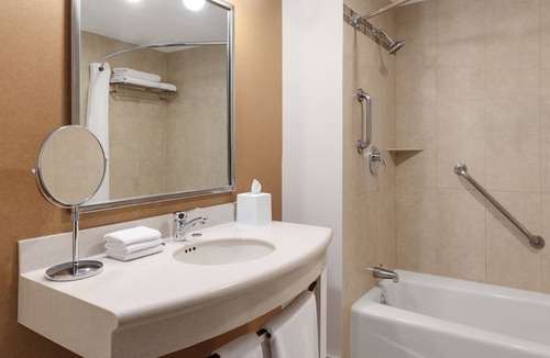 Monterrey Hotel | Four Points by Sheraton Galerias Monterrey