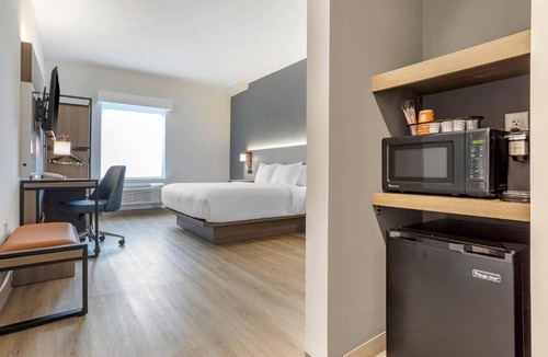 Downtown Newark Hotel | Four Points by Sheraton Newark Airport
