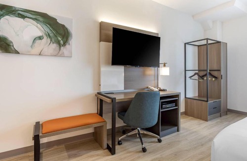 Downtown Newark Hotel | Four Points by Sheraton Newark Airport