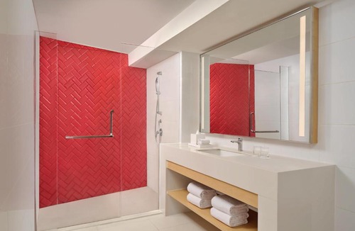 Surabaya Hotel | Four Points by Sheraton Surabaya, Tunjungan Plaza