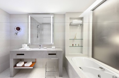 Wanning Hotel | Four Points by Sheraton Shenzhou Peninsula