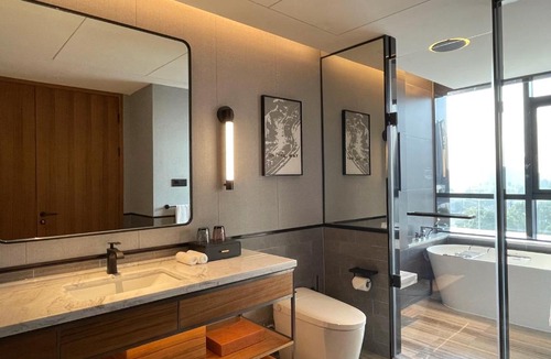 Heshan District Hotel | Four Points by Sheraton Yiyang