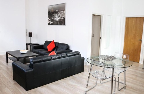 Hull Old Town Apartment | Four Princes Dock