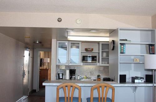 Northeast Virginia Beach Apartment | Four Sails Resort