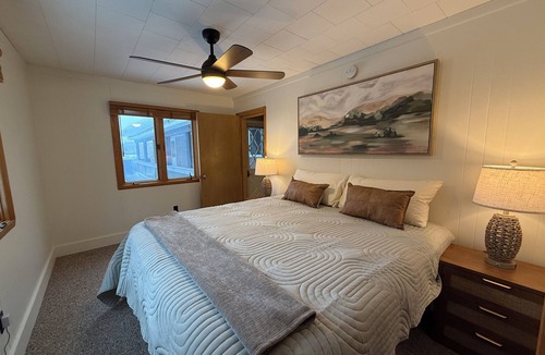 Gaylord Cabin | Four-Season Fun at The Birchwood Lodge – Private Dock, Sauna, Trails & Lake View