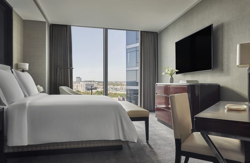 Back Bay Hotel | Four Seasons Hotel One Dalton Street, Boston
