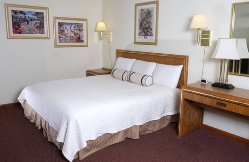 Mount Vernon Hotel | Four Seasons Motel