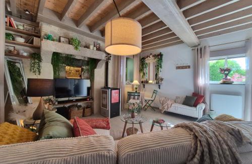 Saint-Denis-sur-Sarthon House | Fournil XVIIe et Spa privatifs