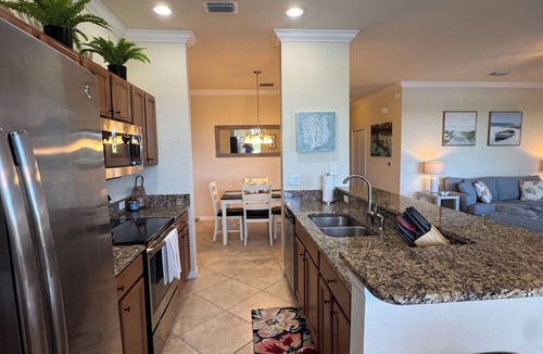 Bradenton Condo | Fourth floor unit with GREAT views of the Manatee River. Recently redecorated!