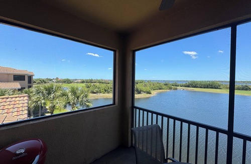 Bradenton Condo | Fourth floor unit with GREAT views of the Manatee River. Recently redecorated!