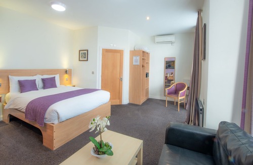 Custom House Hotel | Fox Connaught