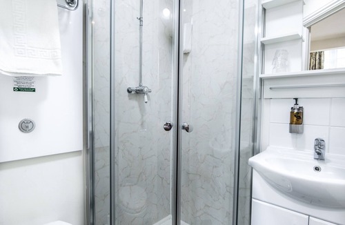 Custom House Hotel | Fox Connaught