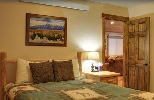 Lazy Acres House | Fox Den Lodge