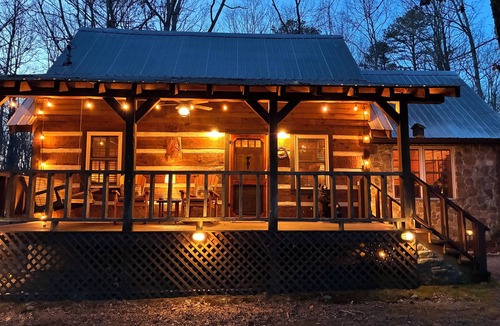 Mentone Cabin | Fox Den: Well appointed cabin, near Desoto State Park, hot tub, sleeps 2-6