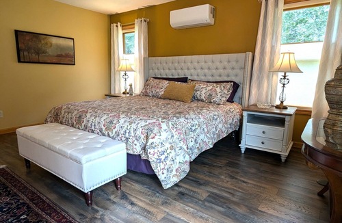 Rochester Other | Fox Glenn Farm - Rochester Home Scenic Quiet Clean Modern - Safe Space - Pets OK