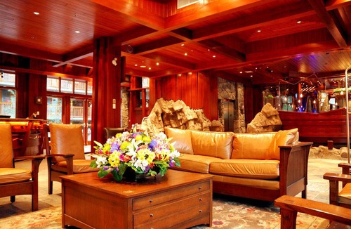 Banff Hotel | Fox Hotel & Suites