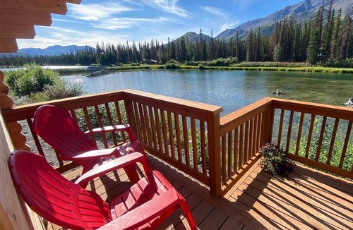 Cantwell Cabin | Fox Point, Fox Point Lakefront Cabin