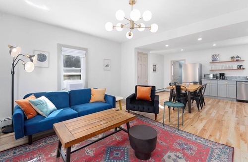 Fox Point House | Fox Point House: Walk to Brown/RISD + Free Parking for Up to 3 Cars!