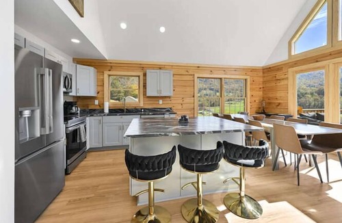 Canton House | Fox Run Log Cabin~ LUXE~Asheville~Dutch Cove