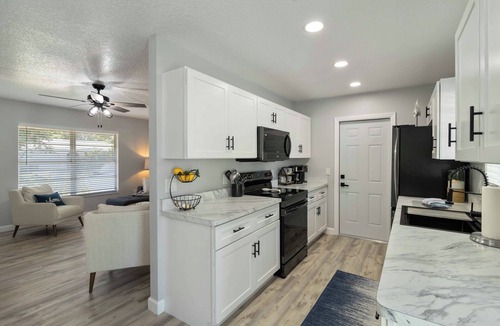 Whitney Beach House | FOX's Hidden Oasis 2 BR Pool Home 3 miles to AMI beaches