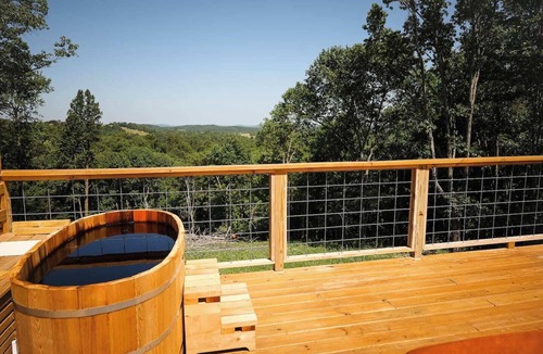 Eureka Springs Apartment | Fox Wood Luxury Dome, with Cedar Hot Tub on large deck, built-in deck hammock and mountain views! Only 15 minutes from downtown Eureka Springs and 7 minutes from Beaver Lake.