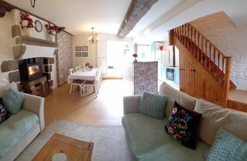 Saint-Aubin-de-Terregatte House | FOXES FARM GITE, NEAR MONT SAINT MICHEL, PERFECT COUNTRYSIDE RETREAT TO RELAX IN