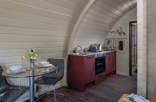 Malmesbury Cabin | Foxes Den