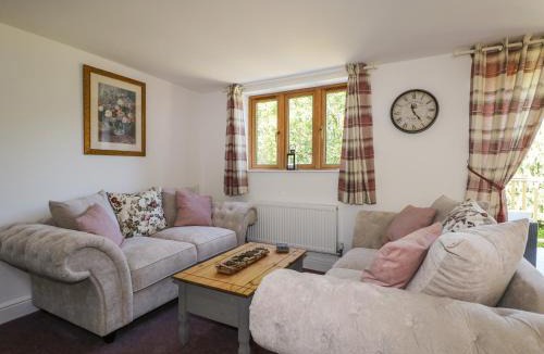 Nomansland House | Foxes Earth