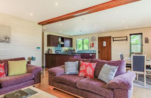 Holsworthy House | Foxglove Lodge