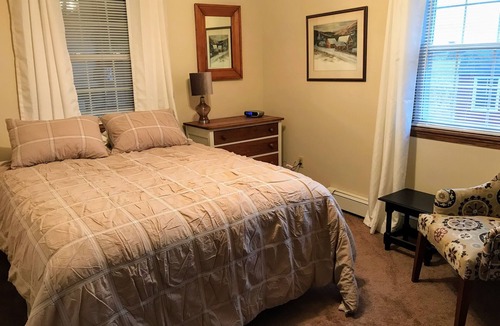Orrville House | Foxlake Farm Guest Suite