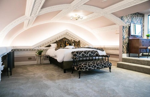 Buxton Hotel | Foxlow Grange by Muse Escapes