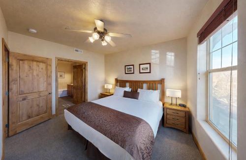Kimball Junction Apartment | Foxpoint condo