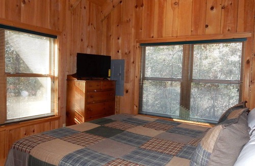 Sapphire Cabin | Foxs Den - Cozy Mountain Cabin!