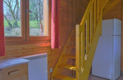 Camps-Saint-Mathurin-Leobazel House | Beautiful private villa for 5 people with TV, terrace and pets allowed